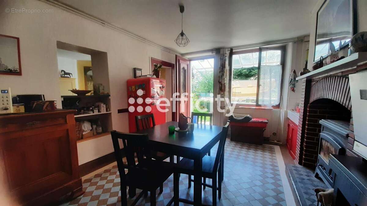 Maison à CHAILLAC-SUR-VIENNE