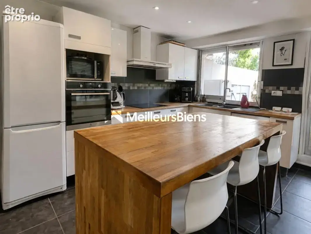 T4/T5 d’exception en rez-de-jardin avec vue dégagée de 108 m² à Marseille 13008 - photo 15
