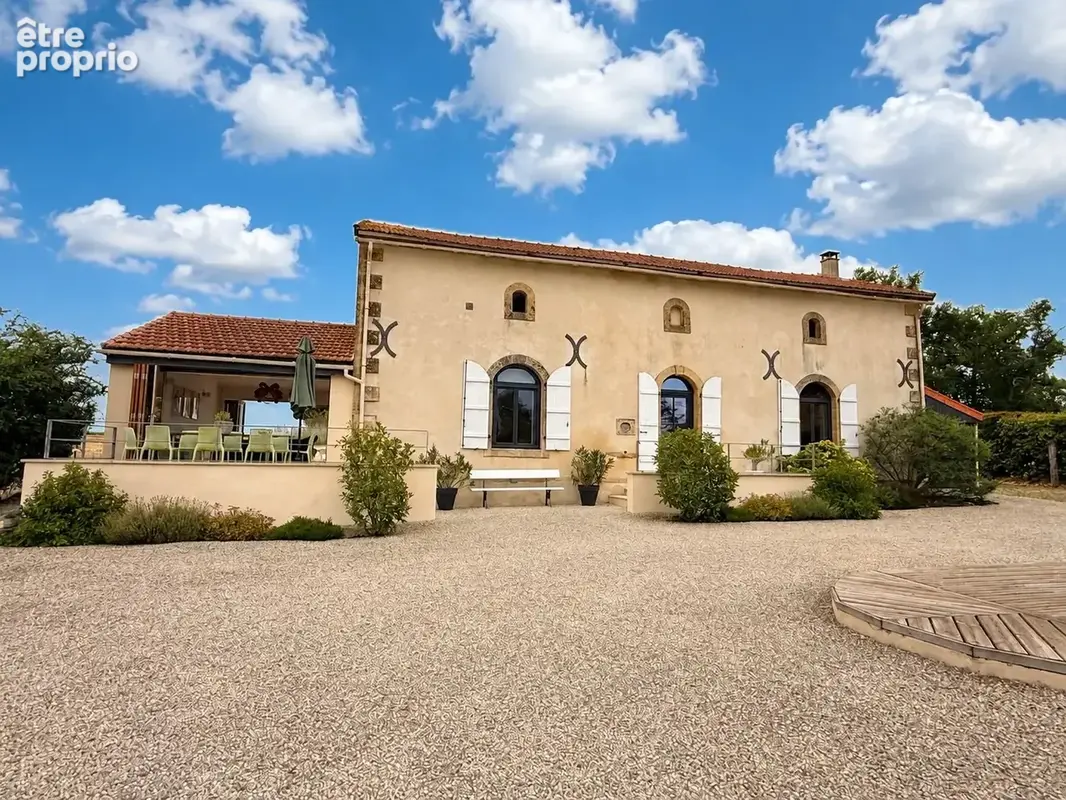 Exceptionnelle maison en pierre rénovée avec quatre chambres et piscine chauffée - photo 16