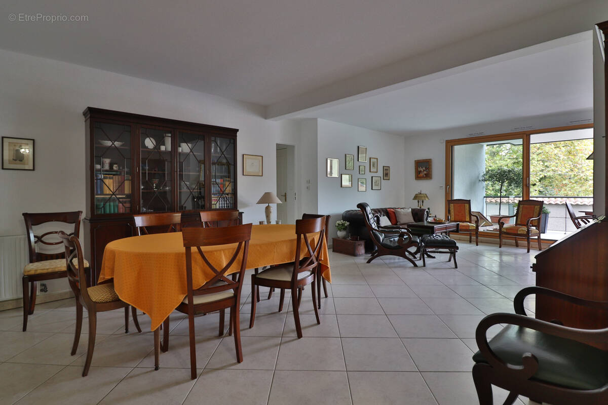 Appartement à TASSIN-LA-DEMI-LUNE