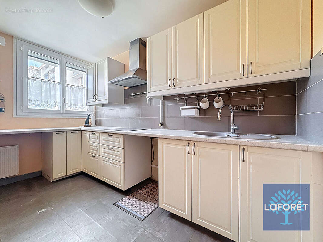 Appartement à CHILLY-MAZARIN