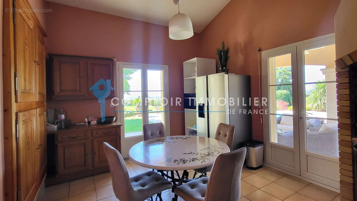 DPT GARD (30), à vendre, UZES proche, maison individuelle type 7, 203m2 habitables, 5 chambres, piscine, garag - photo 11
