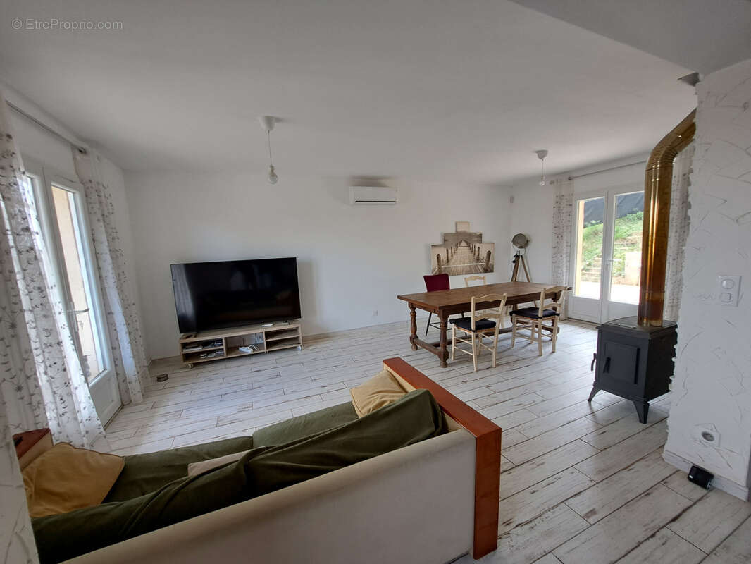 Maison à PONT-SUR-YONNE