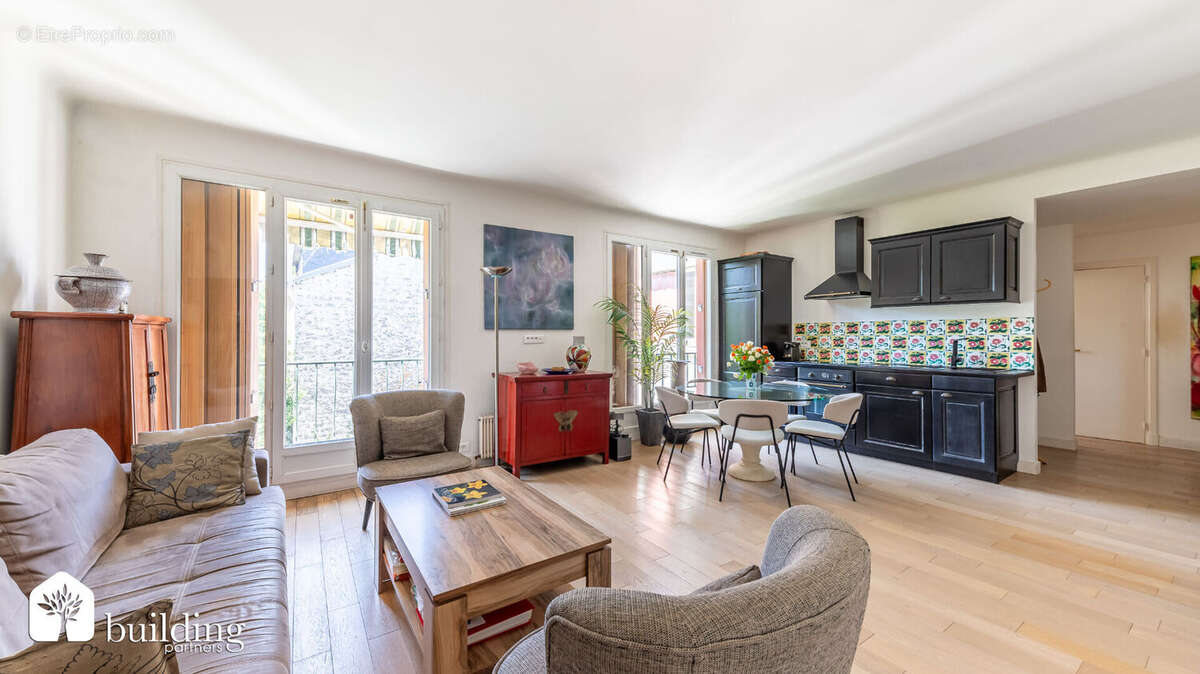 Dernier étage - 83.62m² - 3 chambres - balcon filant - photo 10