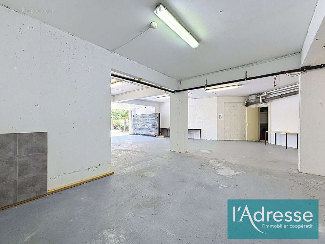 Entrepôt avec bureaux climatisés - 228 m² - Secteur Finosello - photo 12