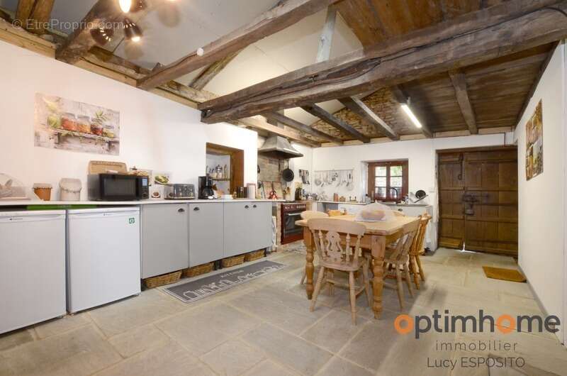  Charmante maison en pierre avec dépendance à rénover – Cœur de Saint-Laurent-de-Céris (Charente)  - photo 3