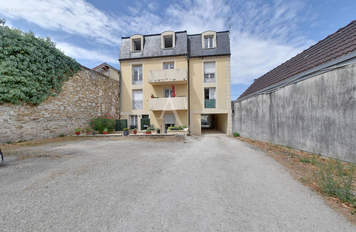 Appartement à PONTAULT-COMBAULT