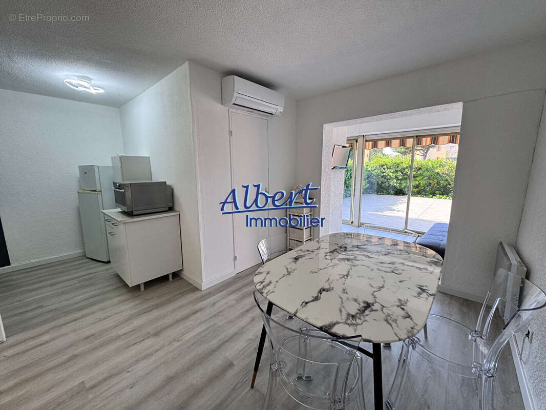 Appartement à SIX-FOURS-LES-PLAGES