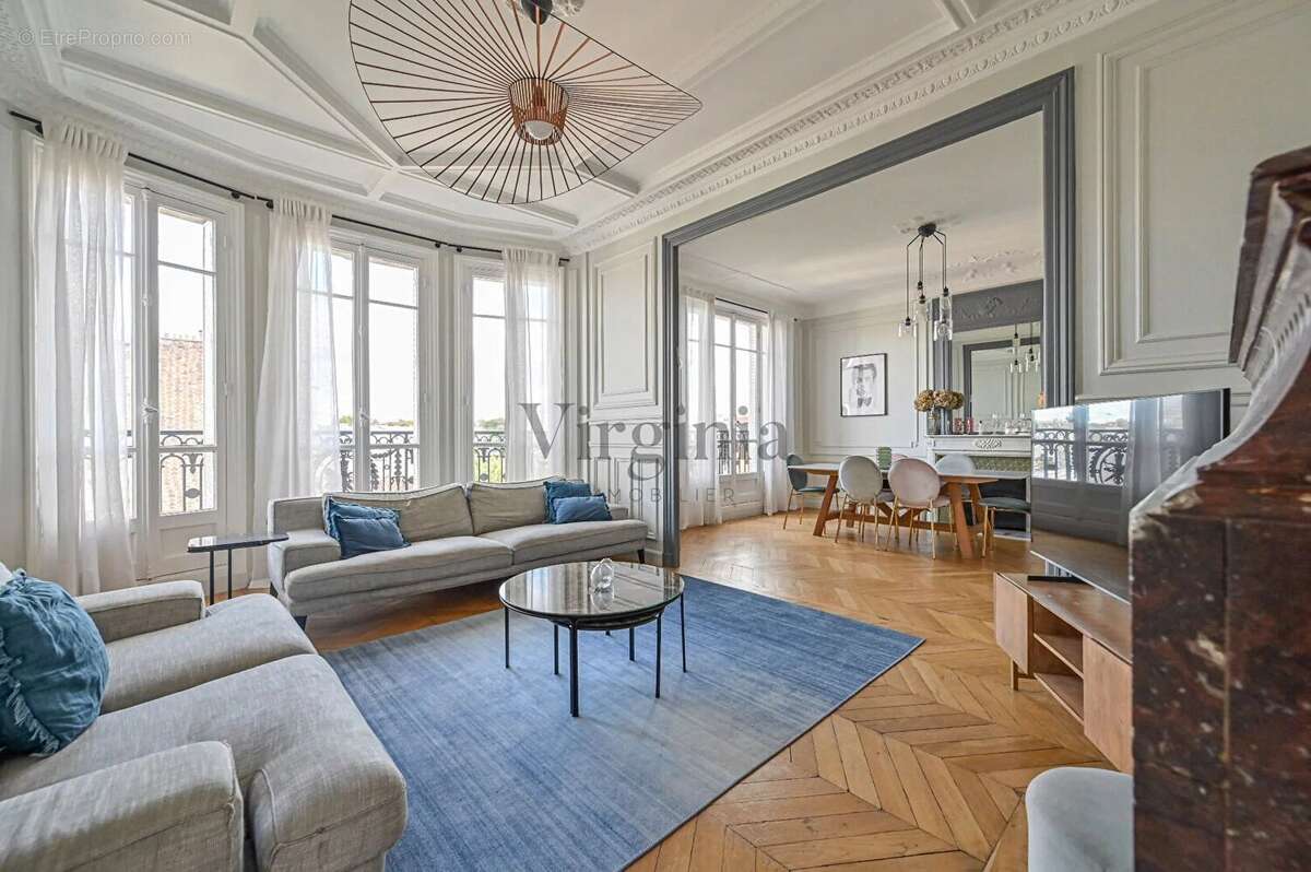 Appartement à CHARENTON-LE-PONT