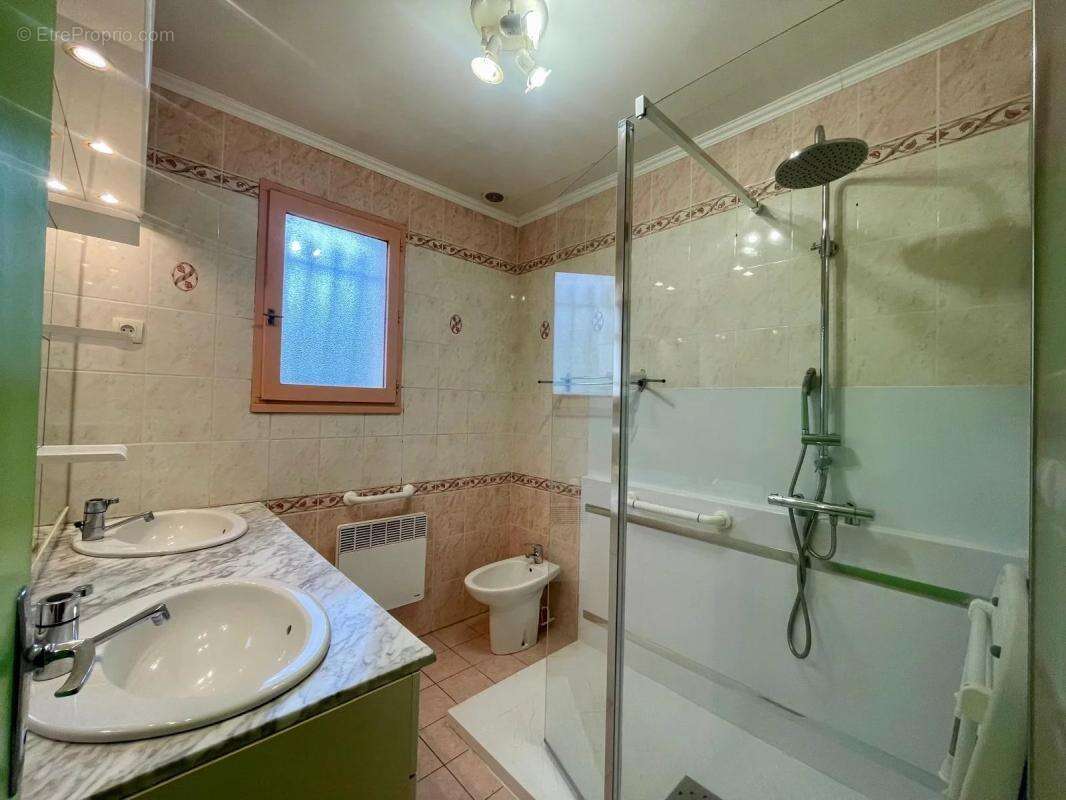 Maison à BOUT-DU-PONT-DE-LARN