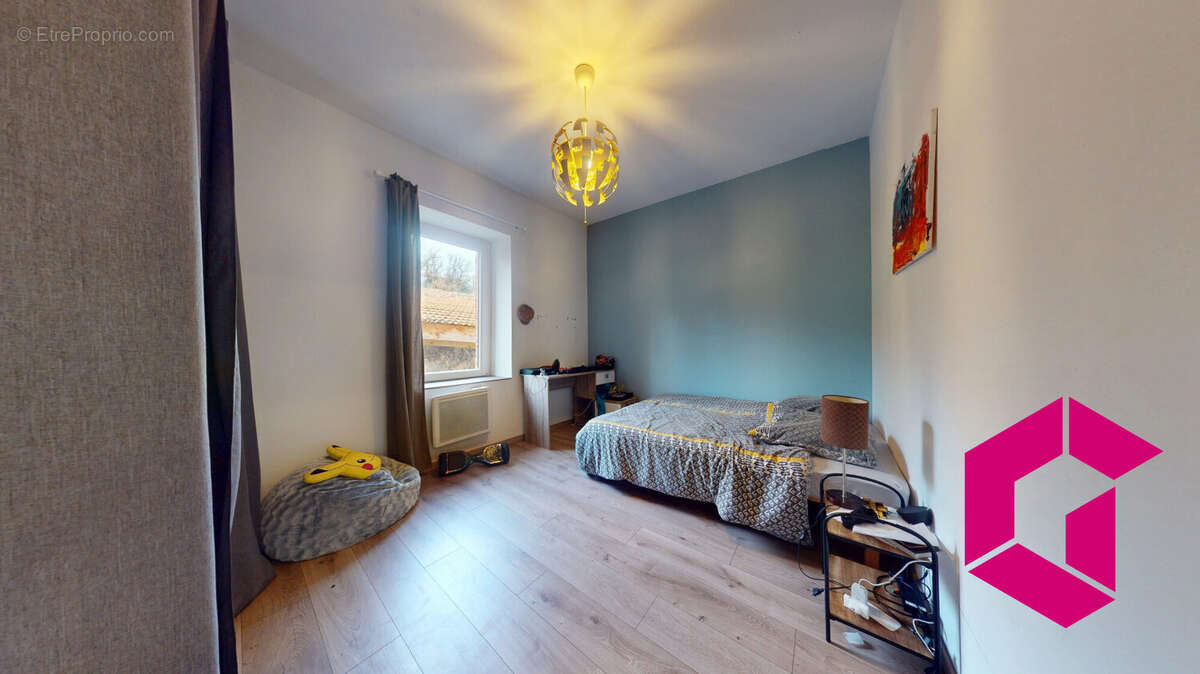 Maison à AUZAT-LA-COMBELLE