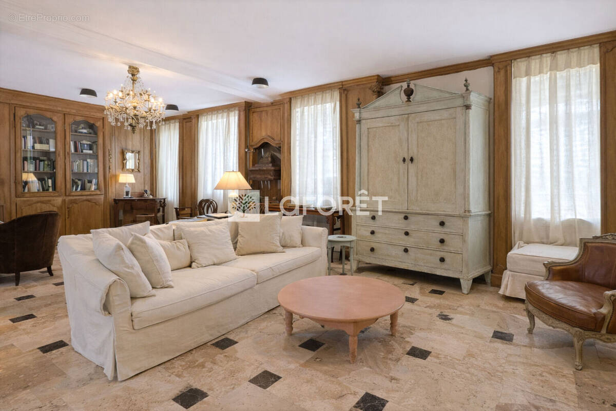 Appartement à LAMORLAYE