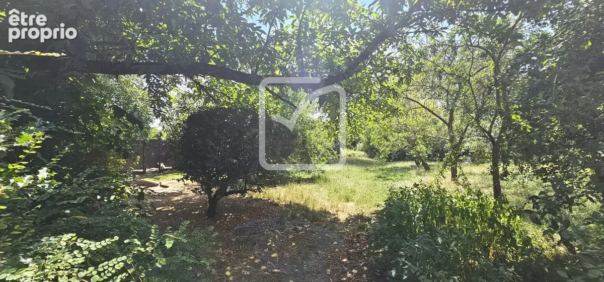 Maison 9 pièces de 270 m2 avec terrain constructible de 4781 m2, garage et dépendances - photo 8