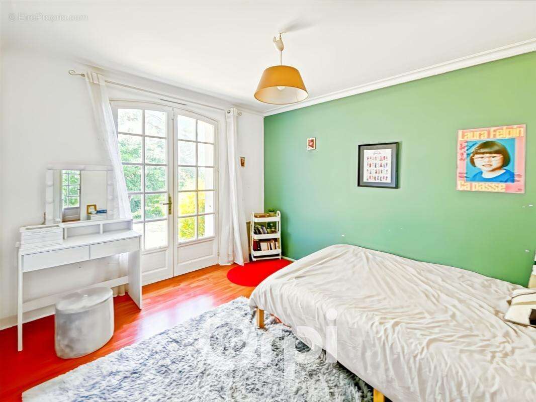 Maison familiale de plain-pied – 138 m² – Sous-sol complet – Terrain de plus de 2 200 m² - photo 7