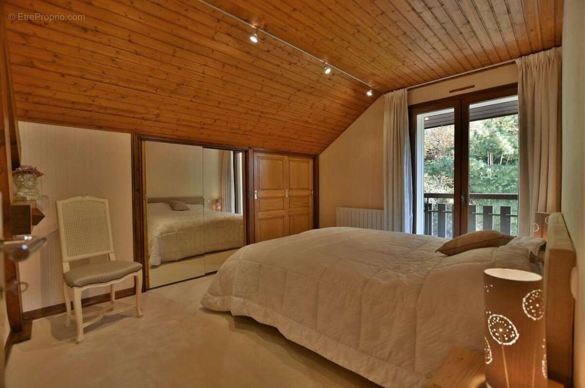 Maison à CHATILLON-SUR-CLUSES