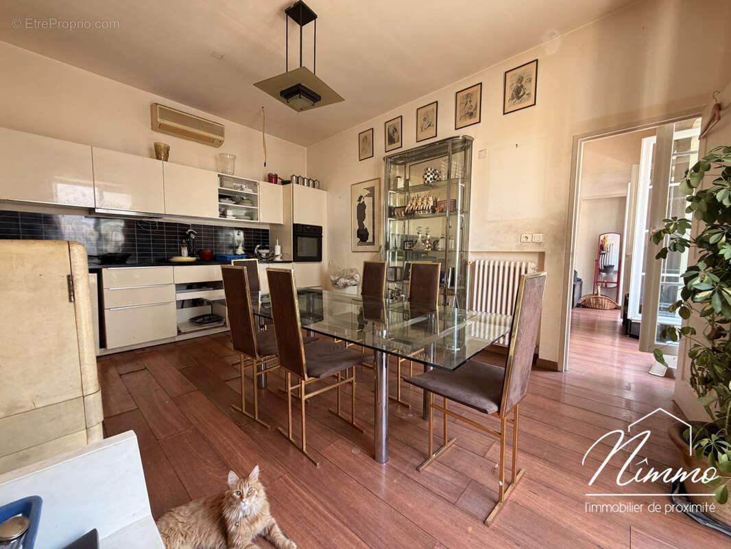Nimes maison carre appartement t3/4 82 m2 balcon cave - photo 5