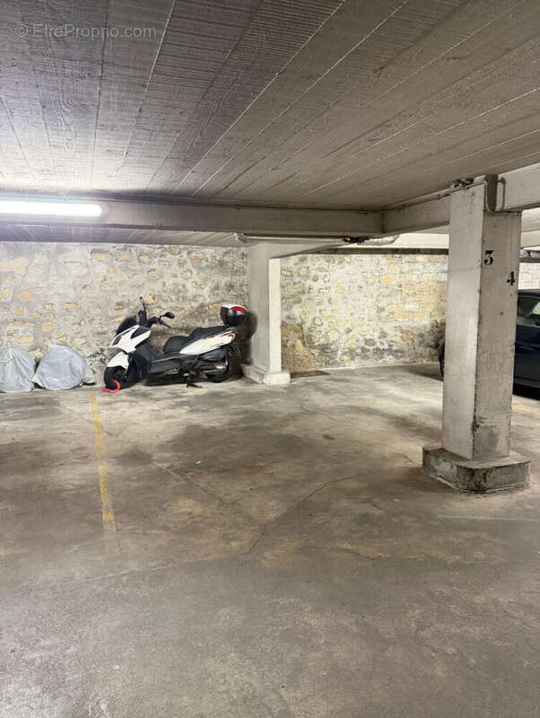 Parking à LEVALLOIS-PERRET