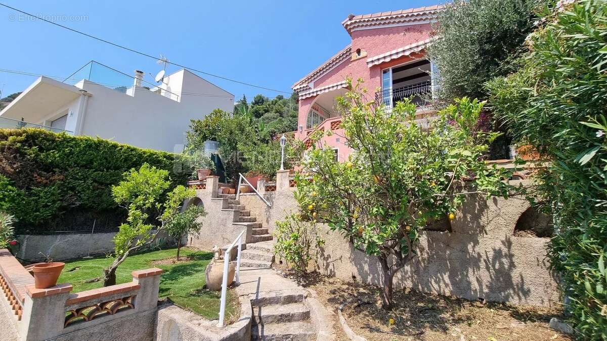 Villa vue mer a renover a cap d'ail - photo 21