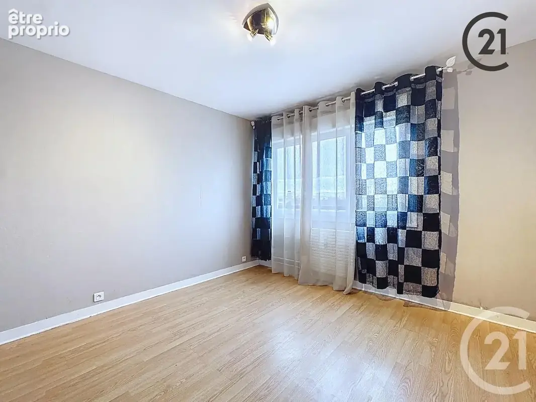 Appartement 4 pièces 71 m² à vendre à Troyes (10000) - photo 4