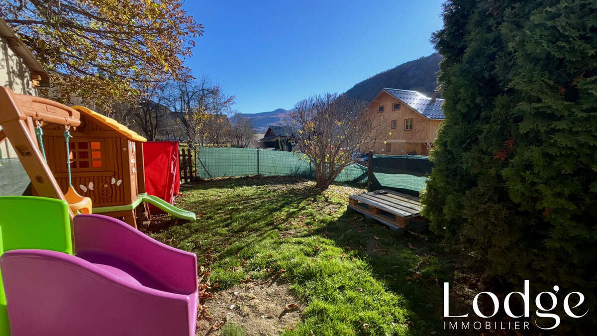 Appartement à PELVOUX