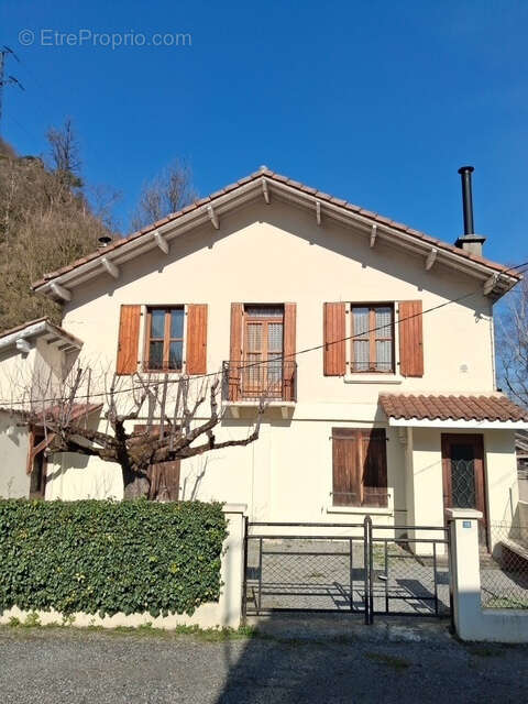 Appartement à SARRANCOLIN