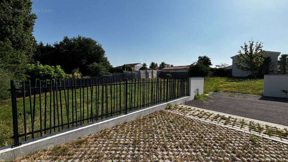 Terrain à ARTIGUES-PRES-BORDEAUX