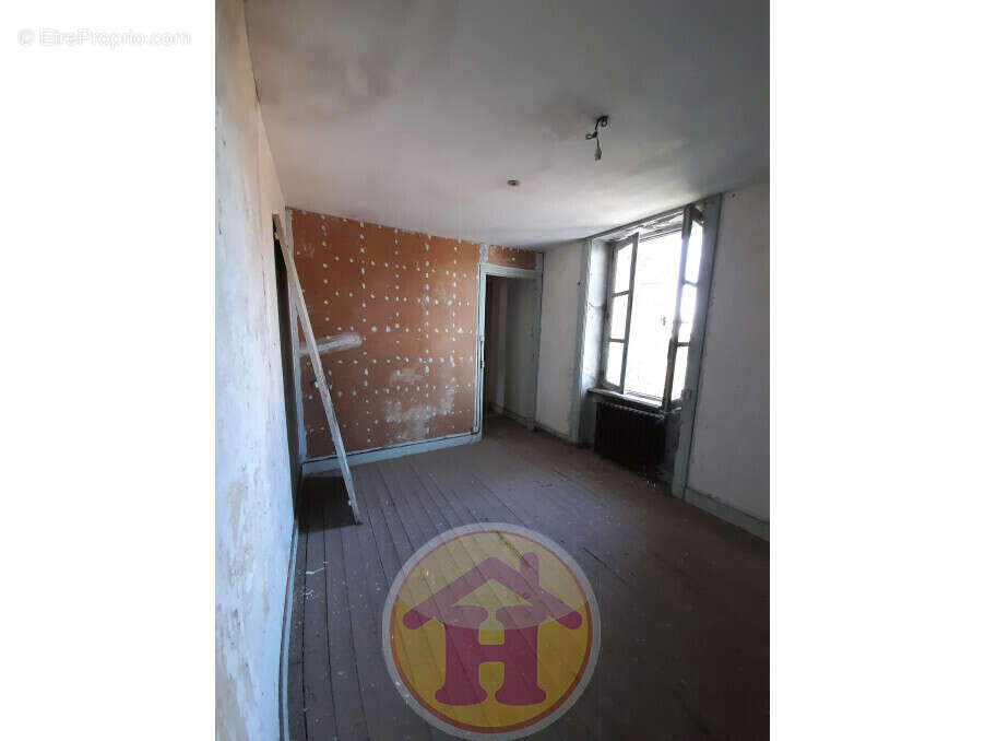 Maison à SAINT-JUNIEN