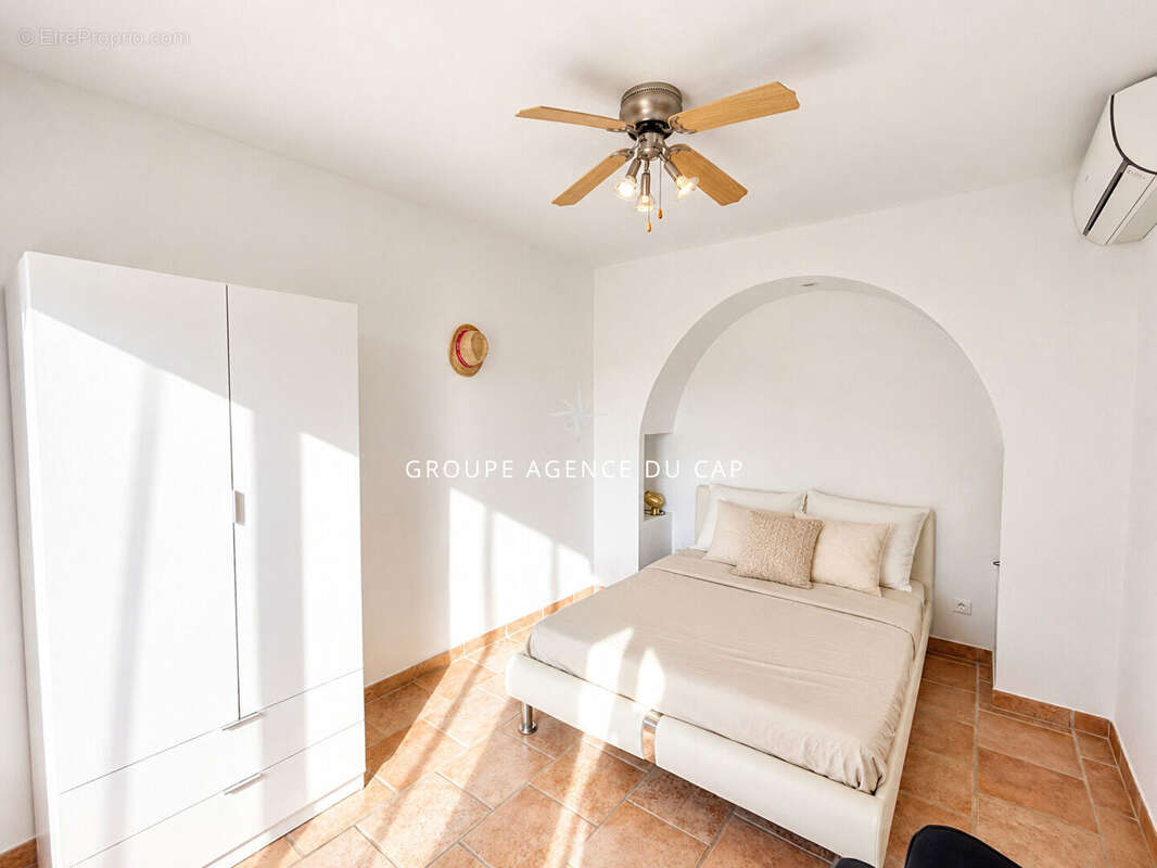 A vendre aux issambres  villa vue dégagée sur la colline 3 chambres avec piscine en bout d'impasse - photo 16