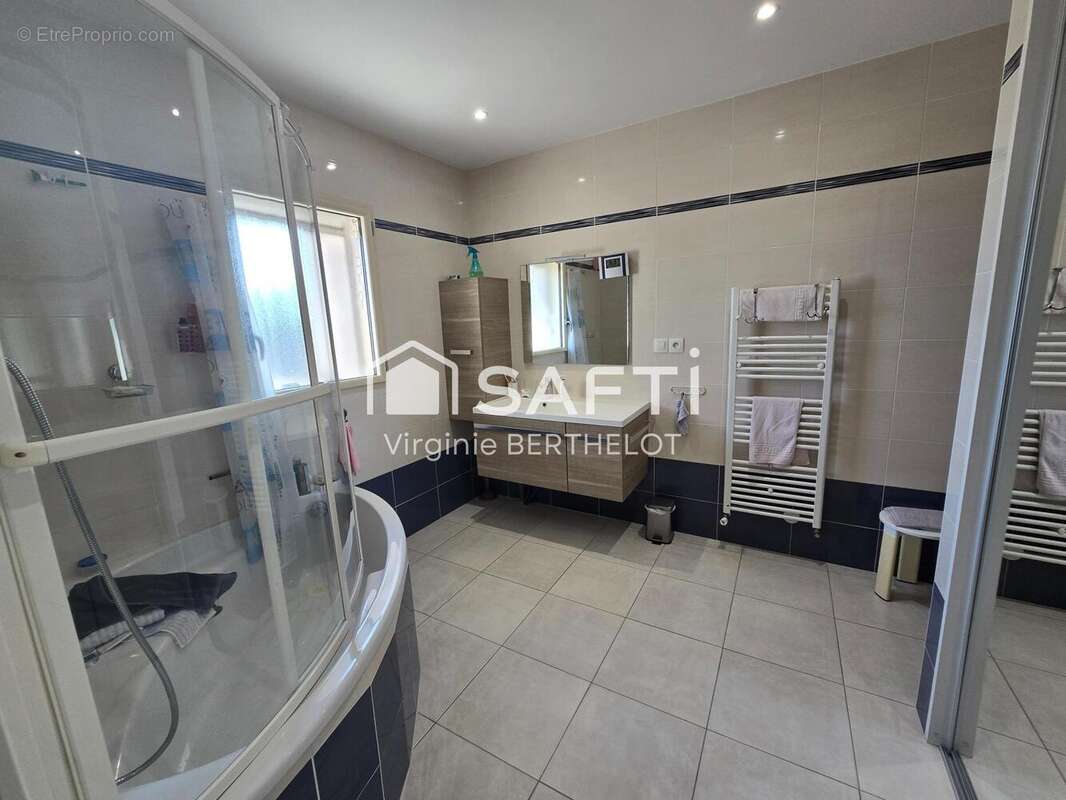 Maison 265 m² à Le Retail  - photo 6