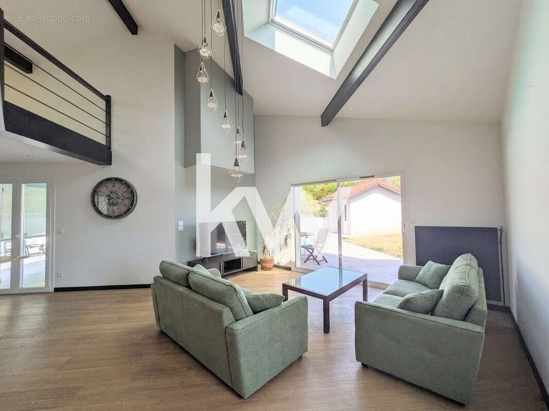 Maison 113 m² à Saint-Etienne  - photo 3
