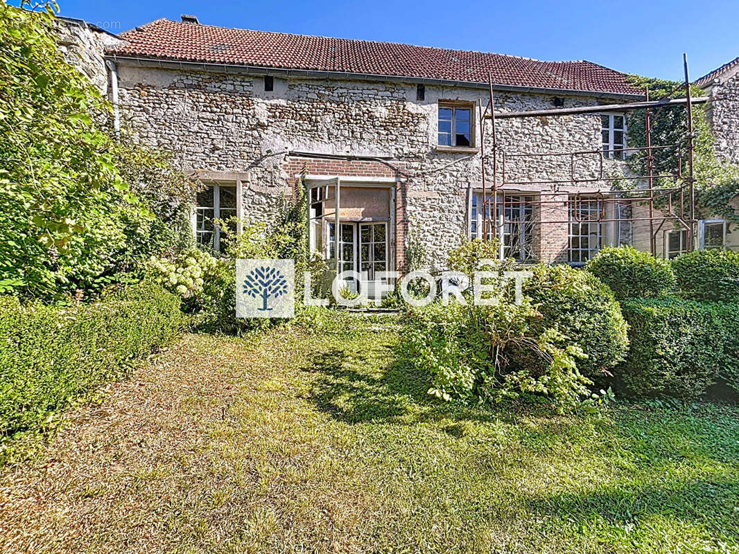Maison à SAINT-NOM-LA-BRETECHE