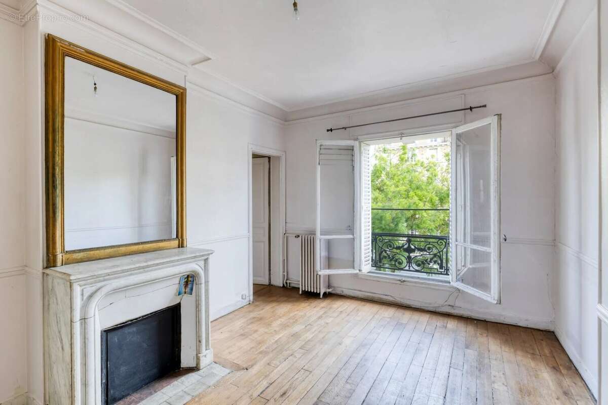 Appartement à PARIS-17E