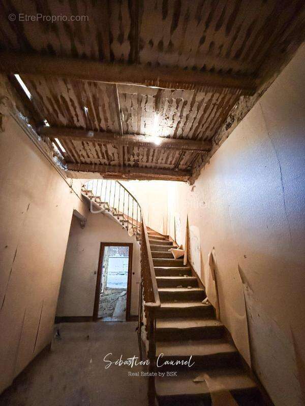 Appartement à COURNONTERRAL