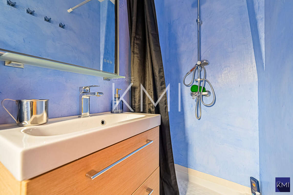 Appartement à PARIS-20E