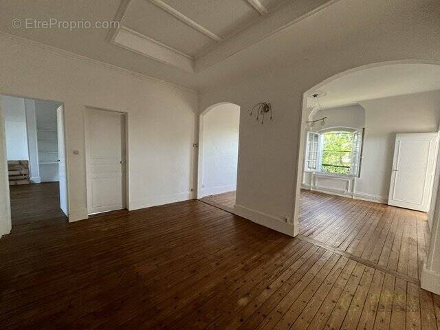 Appartement à ETREPAGNY