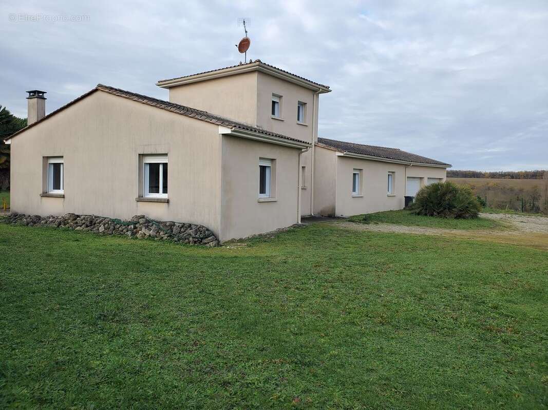 Maison à CHAMPNIERS