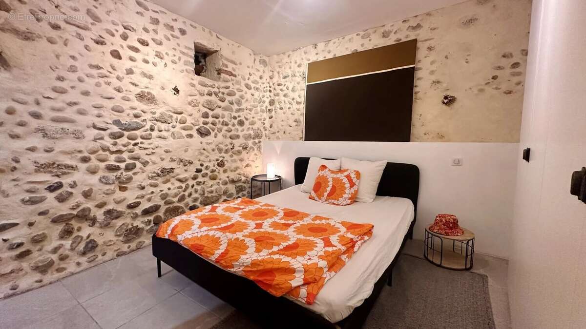 Appartement de village rénové avec caves voûtées — Haut de Cagnes - photo 7