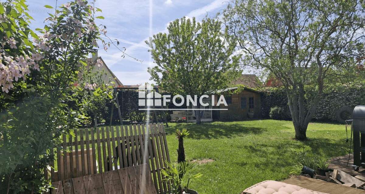 Maison à JOUE-L'ABBE