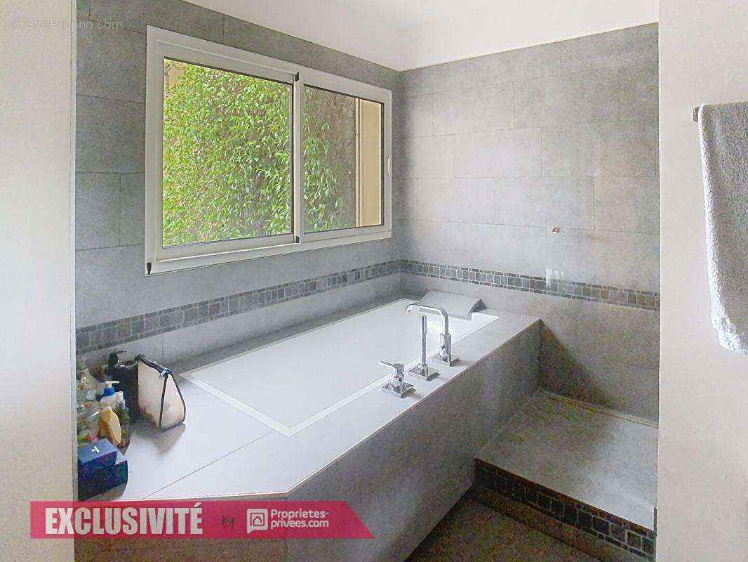 Maison à PLAN-D&#039;AUPS-SAINTE-BAUME