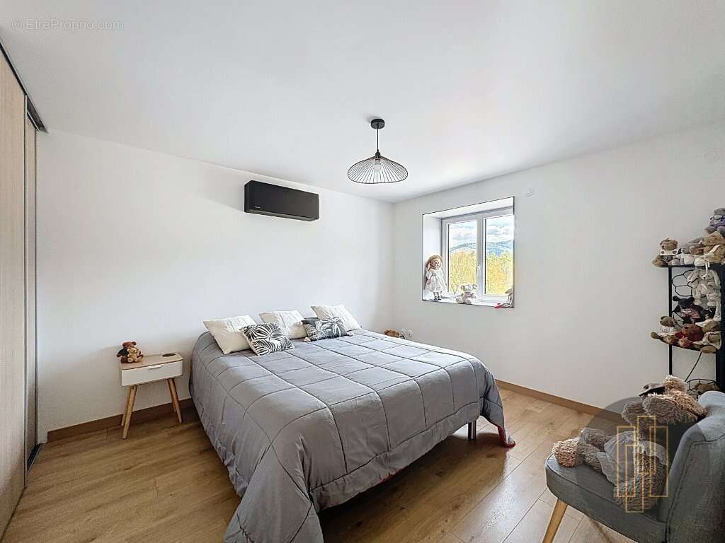 Maison à CHAMBOST-ALLIERES