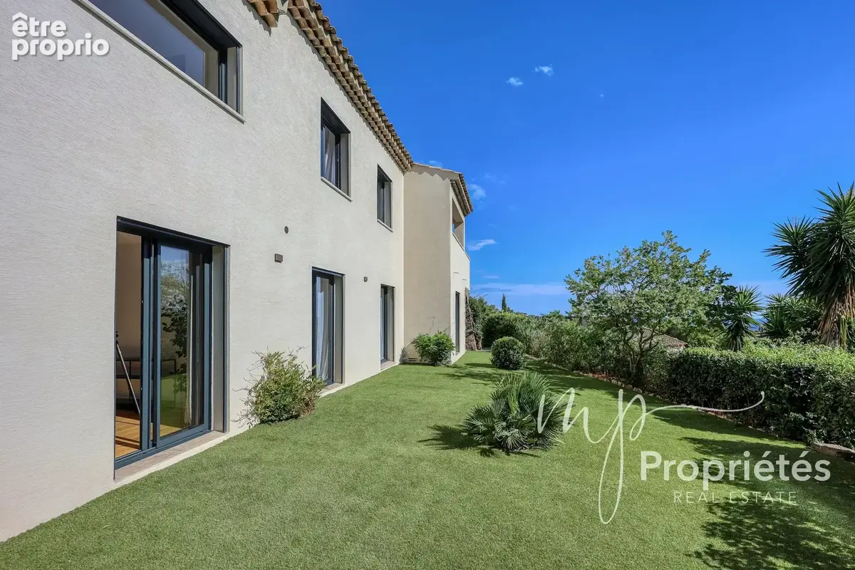 À VENDRE – Cavalaire-sur-Mer – Villa contemporaine avec vue mer 4 suites et prestations haut de gamme - photo 48