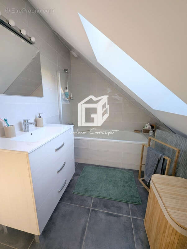 Maison à LUC-LA-PRIMAUBE