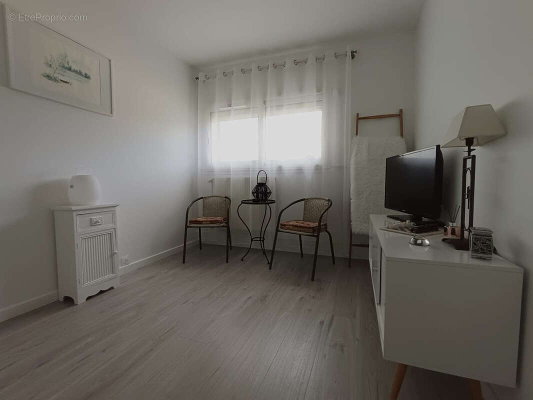 Appartement à VAUX-LE-PENIL
