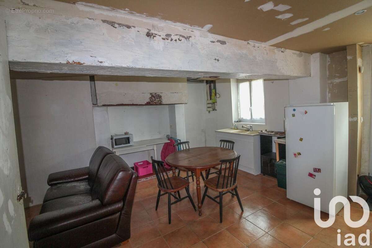 Maison 81 m² à Champcevrais  - photo 8