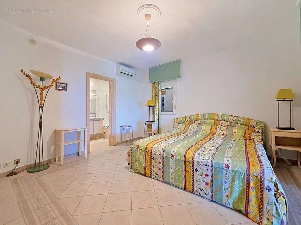 Maison à MANDELIEU-LA-NAPOULE