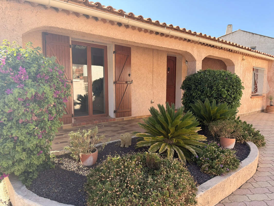 EXCLUSIVITE . Villa de plain-pied 119m2 avec piscine   La Londe-les-Maures - photo 3