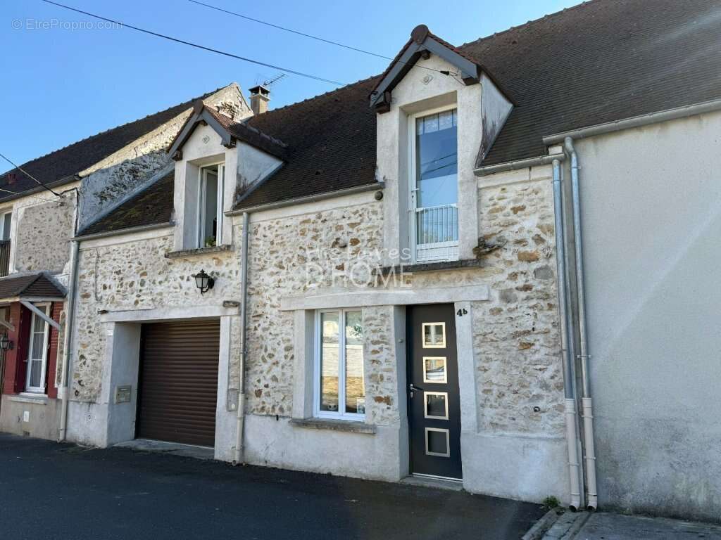 Maison à ROZAY-EN-BRIE