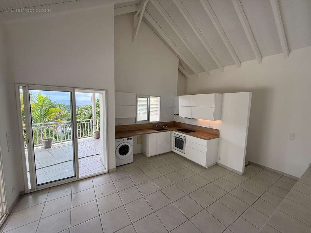 Maison à LES TROIS-ILETS