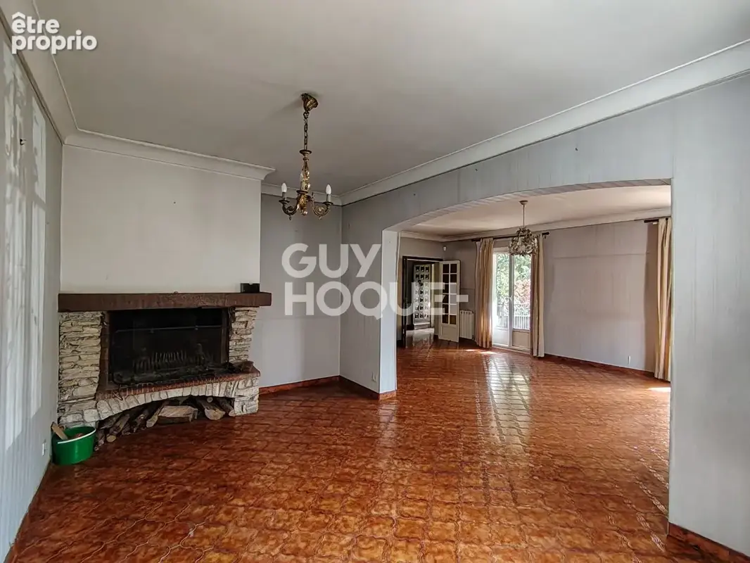 Carpentras Lègue - Maison de 7 pièce(s) de 210 m² avec 5 chambres, jardin et garage - photo 8