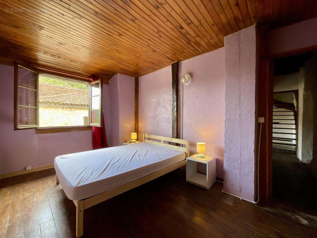 Maison à SAINT-CIRQ-LAPOPIE